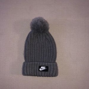 Nike Pom Pom beanie
